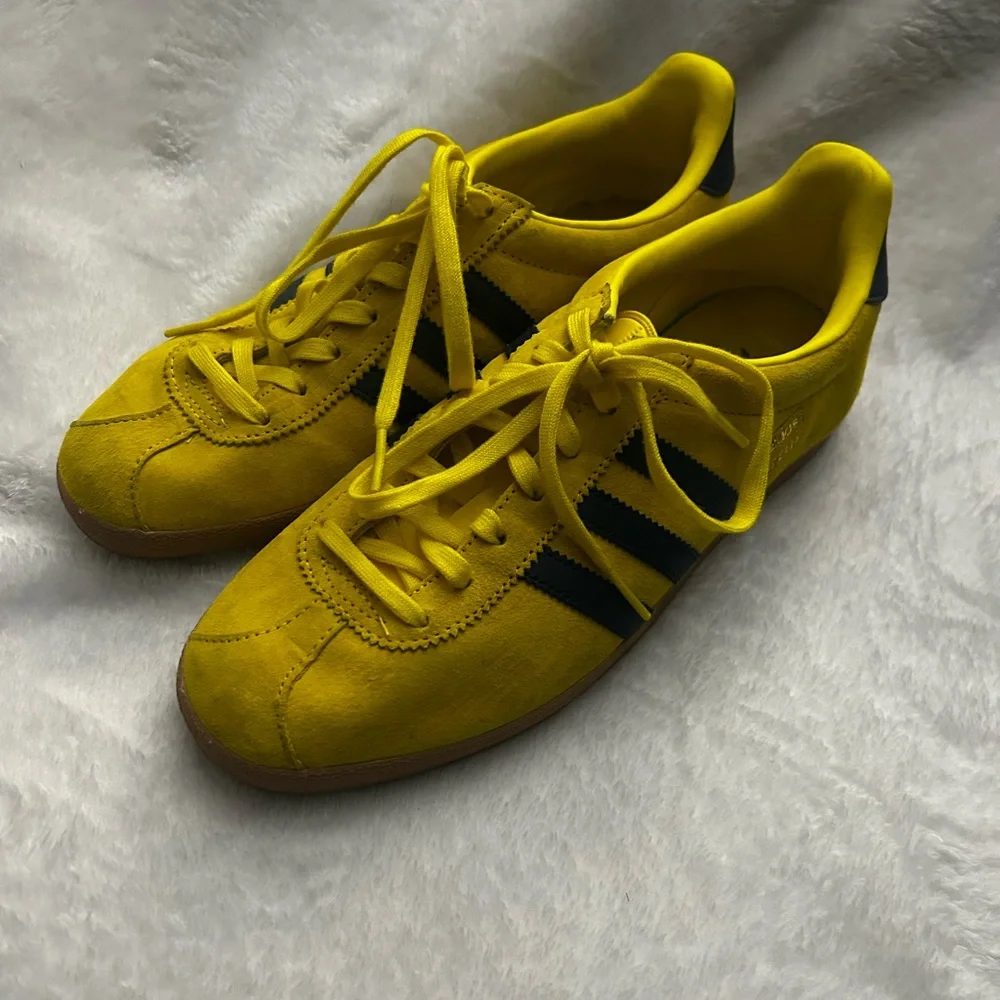 NWOT Adidas Gazelle Men’s Size 8 Suede Yellow Shoes - Picture 3 of 8